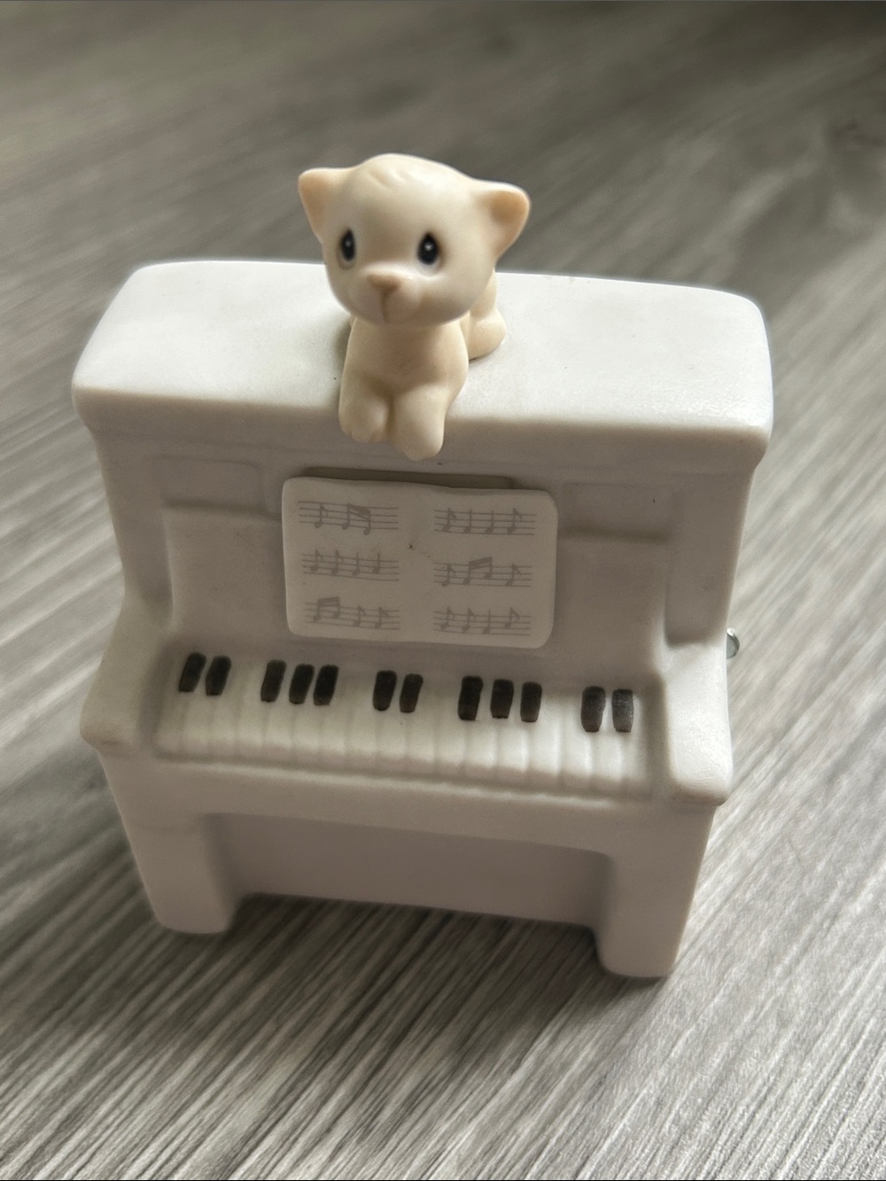 Precious Moments Lord Keep My Life In Tune Piano Cat Plays Amazing Grace 1984